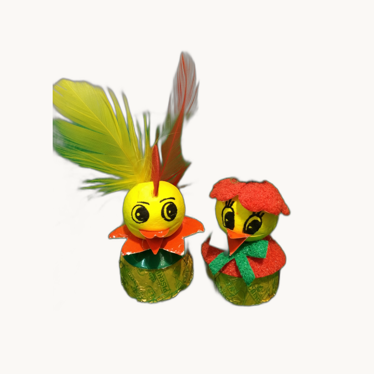 Osterfigur Henne auf Nusskrokantpraline (15 Gramm) - Bild 3